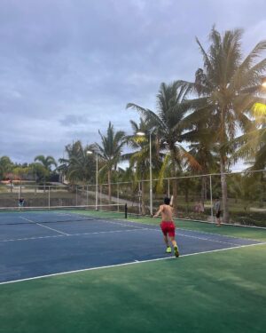 Donny Pangilinan Instagram - 🏝️