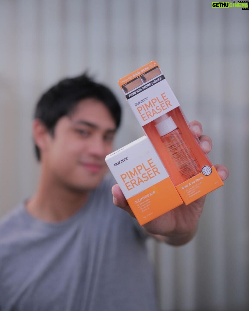 Donny Pangilinan Instagram - Starting this month with clear-skin swagger, and saying bye to body acne SO FAST – the QUICKFX way 💪🏻 Keep your clear skin game on point with the Pimple Eraser line! 🧡 Get them now at @watsonsph #QUICKFX #PimplesErased #PimpleEraserBodyAcne