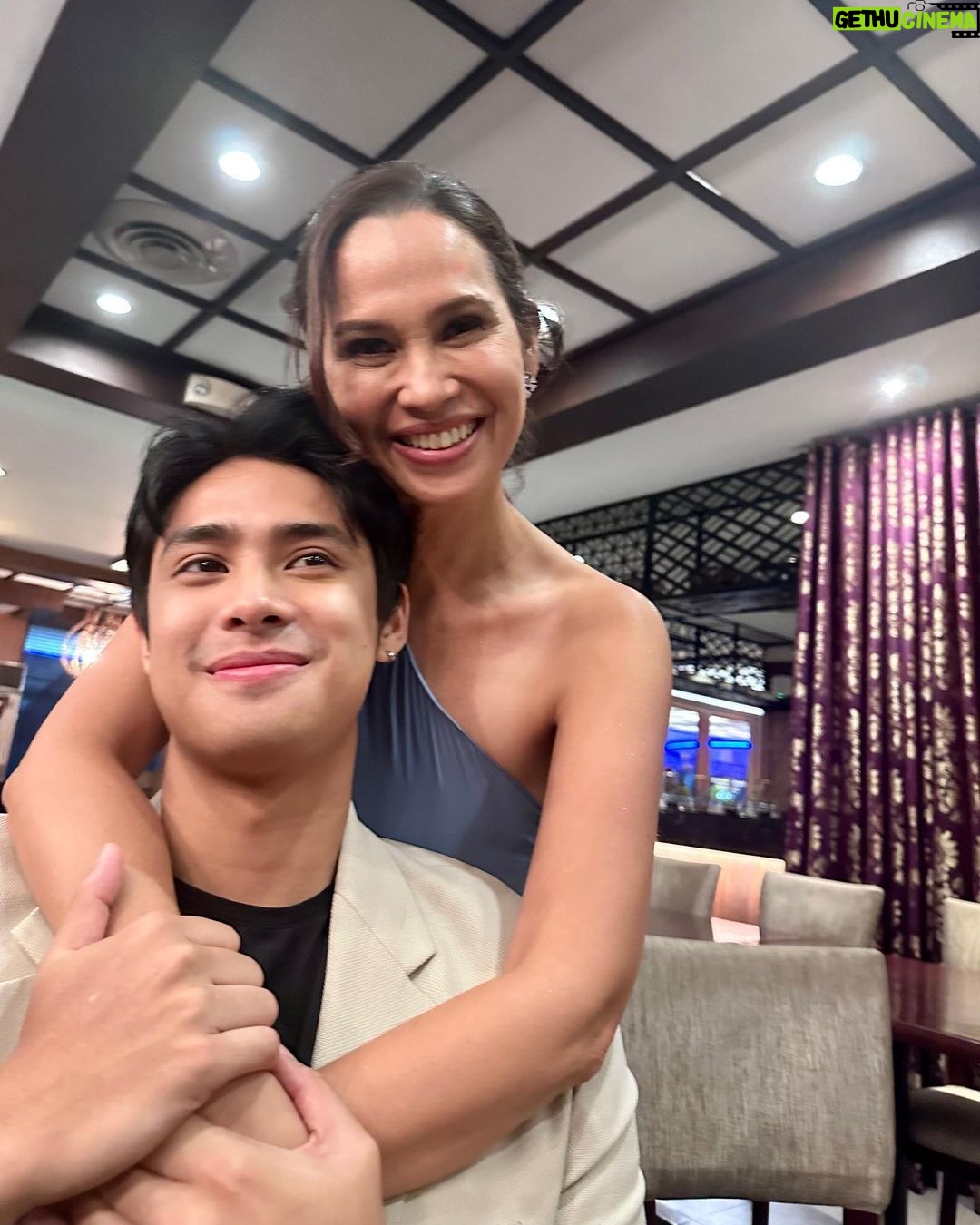 Donny Pangilinan Instagram - Dear mama, Tonight is our premiere night… and I just want to say it was an absolute honor working with you on our first film together. It’s not everyday you get to work with your mom on set. Dream come true for me. Thank you for being so cool and so G 😉 Love you more than Seth loves gaming. :) #GGPremiereAtMegamall