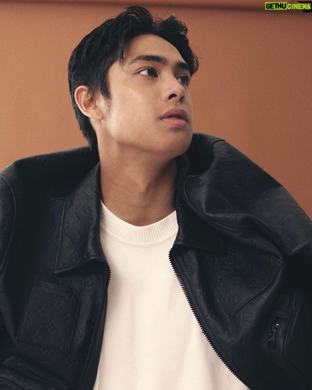 Donny Pangilinan Instagram - Mood @louisvuitton