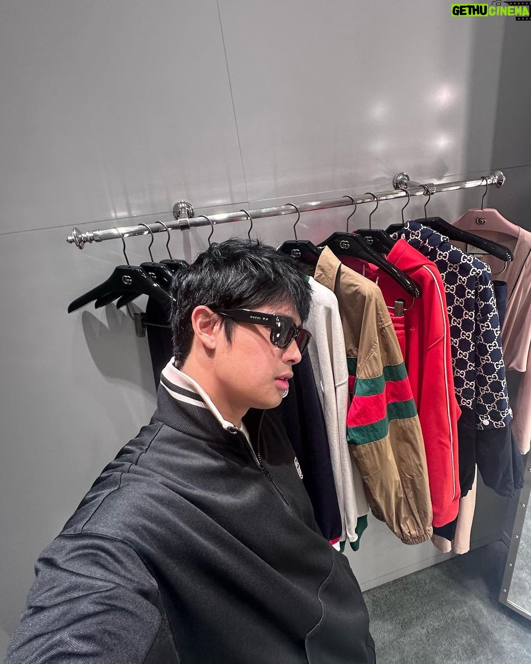 Donny Pangilinan Instagram - Almost that time of the year! 🎄 Gucci Gifts available at Greenbelt 4, Shangri-La Plaza and Solaire Resort and Entertainment City 😎 @gucci #gucciph