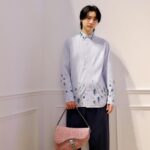 Dori Sakurada Instagram – DIOR

The Dior Men’s Summer 2024 

ディオールとして新しく発表されたコレクションながらもオマージュによって歴代のクリエイティブ ディレクターの歴史を感じさせてくれるキム・ジョーンズ氏らしい遊び心が素敵です✨
ディオールというメゾンが繋いできた歴史を、現代において解釈されたコレクションをリアルタイムで体感、着用することができる幸せを感じる撮影でした✨
キム・ジョーンズ氏が就任して5周年のメモリアルなコレクションを、皆さんもぜひ楽しんで欲しいです！

@DIOR @MrKimJones
#DIOR #DiorSummer24
#SupportedByDior