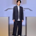 Dori Sakurada Instagram – DIOR

The Dior Men’s Summer 2024 

ディオールとして新しく発表されたコレクションながらもオマージュによって歴代のクリエイティブ ディレクターの歴史を感じさせてくれるキム・ジョーンズ氏らしい遊び心が素敵です✨
ディオールというメゾンが繋いできた歴史を、現代において解釈されたコレクションをリアルタイムで体感、着用することができる幸せを感じる撮影でした✨
キム・ジョーンズ氏が就任して5周年のメモリアルなコレクションを、皆さんもぜひ楽しんで欲しいです！

@DIOR @MrKimJones
#DIOR #DiorSummer24
#SupportedByDior