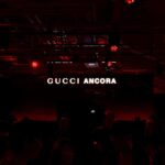 Dori Sakurada Instagram – GUCCI

GUCCIの新クリエイティブ・ディレクターサバト・デ・サルノ氏のデビューコレクションがついにローンチされます✨
国立競技場の屋内練習トラックで行われた新たなチャプターを迎えるGUCCIの一夜限りのスペシャルなイベントに参加しました！

『Gucci Ancora』と名付けて発表されたそのコレクションは、「ancora – もう一度、もっと、ファッションに恋をしよう」というメッセージが込められており、会場はRosso Ancoraカラーで彩られ、新しいGUCCIの始まりを皆で祝っているようでした✨

そして3月2日から期間限定で表参道にて、『Gucci Ancora』の世界観をより体験することができる『GUCCI ANCORA POP-UP GALLERY』が開催されます！

GUCCIが探求するファッションとアートの対話をVRで体験できるエリアや、GUCCIのロゴラテアート入りオリジナルドリンクの販売もありました！
Gucci Ancora限定ポストカードも配布されます✨

こちらは3月2日から3月7日まで表参道キャットストリートのギャラリーにて開催されます✨

今日はGUCCIのスペシャルなイベントに招待された沢山の方に会えてすごく刺激的で楽しい夜でした🤝

@Gucci @sabatods
#GucciAncora #GucciSS24
#PR