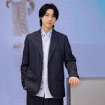 Dori Sakurada Instagram – DIOR

The Dior Men’s Summer 2024 

ディオールとして新しく発表されたコレクションながらもオマージュによって歴代のクリエイティブ ディレクターの歴史を感じさせてくれるキム・ジョーンズ氏らしい遊び心が素敵です✨
ディオールというメゾンが繋いできた歴史を、現代において解釈されたコレクションをリアルタイムで体感、着用することができる幸せを感じる撮影でした✨
キム・ジョーンズ氏が就任して5周年のメモリアルなコレクションを、皆さんもぜひ楽しんで欲しいです！

@DIOR @MrKimJones
#DIOR #DiorSummer24
#SupportedByDior