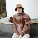 Dori Sakurada Instagram - FENDI ブレンドされていない純粋なカモミールならカフェインも入ってないので、最近はお水以外を飲むならカモミールティーの一択です🤝 でもこのフェンディのカップで飲んだら何でも美味しく感じちゃいそう😊 木の繊維から作られたプラスチック代替え素材で作られた、こんなに素敵なのにサステナブルなアイテムです🪵 少しだけ暖かくなってきたけど、油断せず体調に気をつけて、こういうお気に入りの小物アイテムを見つけて日々のモチベーションを上げていきましょう✨ @FENDI #fendi #PR