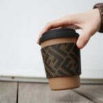 Dori Sakurada Instagram - FENDI ブレンドされていない純粋なカモミールならカフェインも入ってないので、最近はお水以外を飲むならカモミールティーの一択です🤝 でもこのフェンディのカップで飲んだら何でも美味しく感じちゃいそう😊 木の繊維から作られたプラスチック代替え素材で作られた、こんなに素敵なのにサステナブルなアイテムです🪵 少しだけ暖かくなってきたけど、油断せず体調に気をつけて、こういうお気に入りの小物アイテムを見つけて日々のモチベーションを上げていきましょう✨ @FENDI #fendi #PR