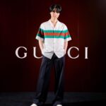 Dori Sakurada Instagram – GUCCI

GUCCIの新クリエイティブ・ディレクターサバト・デ・サルノ氏のデビューコレクションがついにローンチされます✨
国立競技場の屋内練習トラックで行われた新たなチャプターを迎えるGUCCIの一夜限りのスペシャルなイベントに参加しました！

『Gucci Ancora』と名付けて発表されたそのコレクションは、「ancora – もう一度、もっと、ファッションに恋をしよう」というメッセージが込められており、会場はRosso Ancoraカラーで彩られ、新しいGUCCIの始まりを皆で祝っているようでした✨

そして3月2日から期間限定で表参道にて、『Gucci Ancora』の世界観をより体験することができる『GUCCI ANCORA POP-UP GALLERY』が開催されます！

GUCCIが探求するファッションとアートの対話をVRで体験できるエリアや、GUCCIのロゴラテアート入りオリジナルドリンクの販売もありました！
Gucci Ancora限定ポストカードも配布されます✨

こちらは3月2日から3月7日まで表参道キャットストリートのギャラリーにて開催されます✨

今日はGUCCIのスペシャルなイベントに招待された沢山の方に会えてすごく刺激的で楽しい夜でした🤝

@Gucci @sabatods
#GucciAncora #GucciSS24
#PR