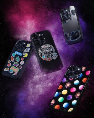 Dori Sakurada Instagram - DORI SAKURADA × CASETiFY

この度ケースティファイさんとコラボレーションさせていただくことになりました！

宇宙をスマホケースと同じく個々の自由な領域と捉え、その無限の可能性からインスピレーションを得て、今回のコレクションを制作いたしました✨

宇宙には様々な解釈があり、地球に住む自分たちが空を見上げれば宇宙の存在を感じる瞬間があります。
星や惑星、そしてロケットが月へ向かう姿など、それぞれの宇宙への解釈があると思うのですが、一人一人の人生、その人の目線の先に一つずつ宇宙は広がっていると思っていて、本来そこはとても自由で幸せに溢れる空間であると信じています✨
そんな想いを込めて今回のコレクションを完成することができました！

そしてケースティファイさんは海外の方にもアイテムを届けることができるので、世界中の皆さんに今回のコラボレーションを楽しんでいただけることを願っています！

「DORI SAKURADA× CASETiFY」

🚀Infinite Universe Sticker
自由な宇宙をテーマに、宇宙らしいロケットや月だけでなく、スニーカーや花、ケーキなど様々なモチーフが賑やかに浮かべました。
他人の意見に左右されず、好きなことを自分らしく楽しむという思いを込めました！

🌘I Love You to the Moon & Back
” I Love You to the Moon & Back ”と、宇宙飛行士に扮した「どおりいぬ」をミックスしました🐶
言葉の持つ意味をわかりやすく伝えたいという意図からワンポイントデザインです。

🖤Heart Universe
「Love」「愛」を大事にしてほしい、というシンプルなメッセージを黒いハート型の惑星に込めて表現してみました。
中央を大胆にくり抜いたデザインはケースタイプによって印象が異なります。
ぜひ、手にとってくださる皆さんの思うままに楽しんで頂きたいです！

🪐Chocolate Universe
惑星をカラフルなチョコレートに⾒⽴てました。
バレンタインのシーズンにもケースを付け替えて楽しんでもらえるように考えたデザインです🍫

僕もスマホケースを普段から付け替えたり楽しんでいて、こういうものがあれば良いなと思えるものを作ることができたので、是非沢山の方に楽しんでいただけると嬉しいです😊

@casetify_jp @casetify
#DORISAKURADAxCASETiFY 
#PR