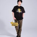Dori Sakurada Instagram - FENDI x FRGMT x POKÉMON 2024年を迎え、辰年を祝うフェンディは、ストリートファッションのゴッドファーザーとして知られる藤原ヒロシ氏とタッグを組み、遊び心に溢れ破壊的なクロスカテゴリーアニメーションをフィーチャーした「FENDI x FRGMT x POKÉMON」を発表しました！ 今年一発目のコラボレーションは僕としてもこの上ない最高の組み合わせで、実現することを聞いた時はとても驚いたことを覚えています🔥 そして直接コレクションを見た時はその驚きを簡単に飛び越えきました✨ FENDIという歴史あるブランドが承継されてきた魅力、大好きなポケットモンスターの世界観と辰年ぴったりのカイリューの可愛さとかっこよさ、その全てを表現、アートとして正解に導く藤原ヒロシさんのご手腕など、何もかもが最高で、夢のようなコラボレーションアイテムが誕生しました🏆✨ 本コレクションは、フェンディのアイコンバッグの「ピーカブー」と「バゲット」をはじめ、レディ・トゥ・ウェア、SLG、アクセサリーなどを加えた遊び心あるアイテム達が揃っています！ さらに藤原ヒロシ氏のシグネチャーを「FF」ジャガードの長調的な色合いと予想外の大胆なイエローのバージョンで再解釈しているデザインも今回のコラボレーションが実現したからこそ生まれたスペシャルな一品になっています✨ 今年のスタートに登場したビックサプライズと共に、ファッションの世界も明るく幸せが溢れる一年になることを願っています！ @FENDI #FendiFRGMTPokemon #PR #FENDI