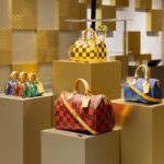 Dori Sakurada Instagram - LOUIS VUITTON MEN’S SS24 POPUP ルイ・ヴィトンのメンズ クリエイティブ・ディレクター ファレル・ウィリアムス氏が手掛ける2024春夏メンズ･コレクションのポップアップストアが渋谷にオープン✨ 2023年6月に発表された同コレクションのファッションショーの会場のような世界観になっています！ そしてポップアップストアでは今年初めてお会いする仲間達とも✨ 尊敬している三吉彩花先生と☺️🙏 ただただ大好きなYUTAくんと🐲🤍 お見かけしたことはあったのですが初めてご挨拶させていただいた 川村壱馬くんと😊✨ 素敵な空間には、素敵な洋服やアイテム、そして素敵な皆さんがいて、僕も今年一年を精一杯進んでいこうと思えました！ ポップアップは1月2日から21日までの期間限定の開催となっています！ 2024年のスタートに皆さんも是非🌟 @LOUISVUITTON #LouisVuitton #LVMenSS24 #LVFashion #InvitedbyLouisVuitton
