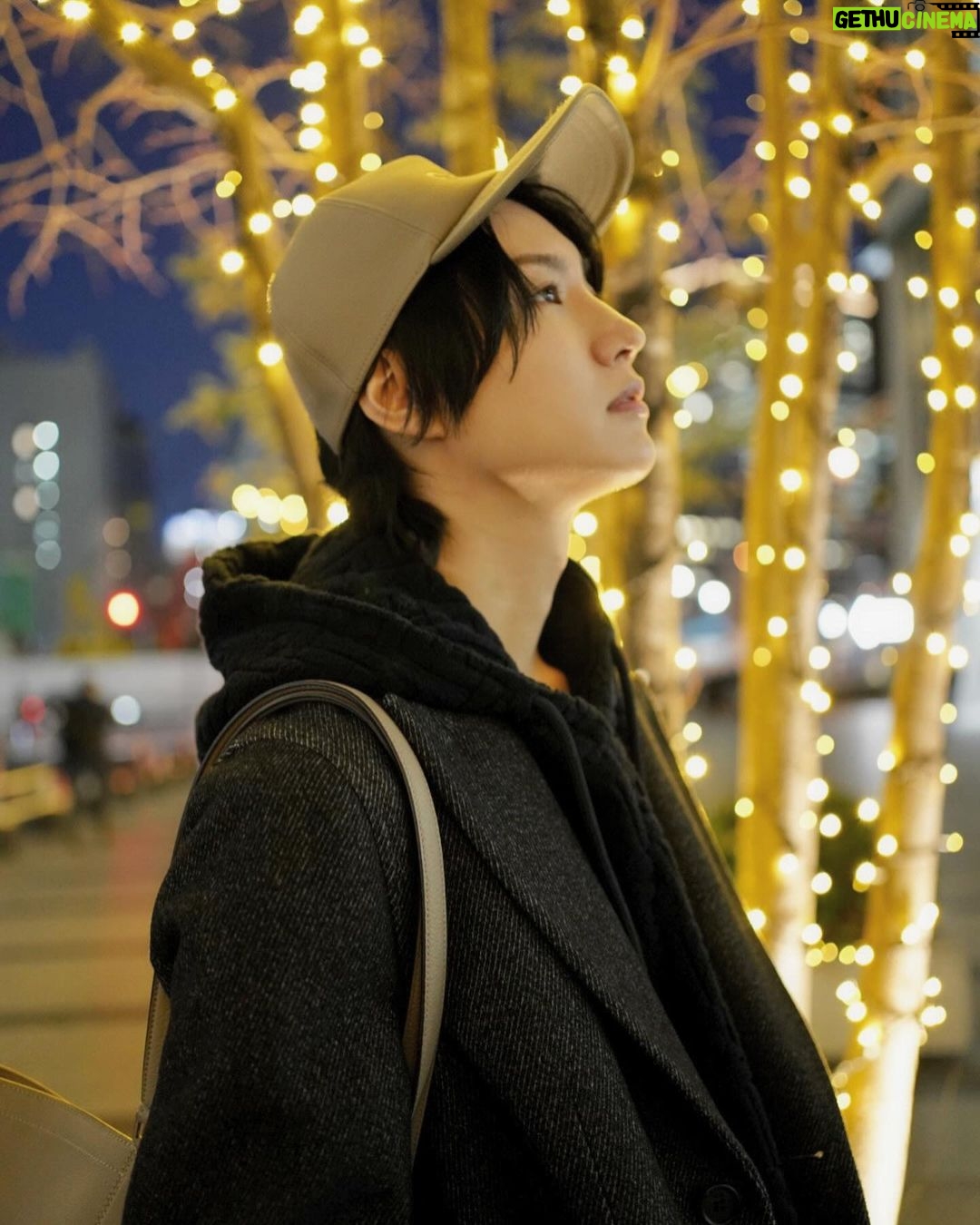 Dori Sakurada - 62.7K Likes - FENDI
久々にキャップ!帽子は被るけどたまには気分を変えてキャップも良いね😊
同じ素材のバッグと合わせてます✨
どちらもベージュカラーがお気に入り💎
洋服じゃなくて、小物とかバッグだけで合わせるのも好きです😌
街はまだイルミネーションもあって綺麗だな🎄
暖かくして過ごそう〜✨
@FENDI #fendi #PR