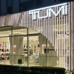 Dori Sakurada Instagram - TUMI トゥミ表参道が12月21日にリニューアルオープンしました！ オープンイベントが開催されたので参加させていただきました✨ 会場ではTUMIのアイコニックなラゲージコレクション 『19degreeコレクション』が並んでいて、ショップの内装も19degreeコレクションの特徴的なデザインをモチーフにされていて、とても印象に残りました！ このトゥミ表参道は、アジア太平洋地域で初の旗艦店としてリニューアルされたようで、イベントには海外の方も多く来場されていて、TUMIにぴったりの雰囲気でとても華やかな空間でした💎 旅の相棒はやっぱりお気に入りのアイテムに出会うことでより楽しむことができるので、年末年始やこの先どこかに行かれる方は是非TUMIのコレクションもチェックしてみてくださいね！ @tumitravel #PR #TUMI #トゥミ #トゥミ表参道
