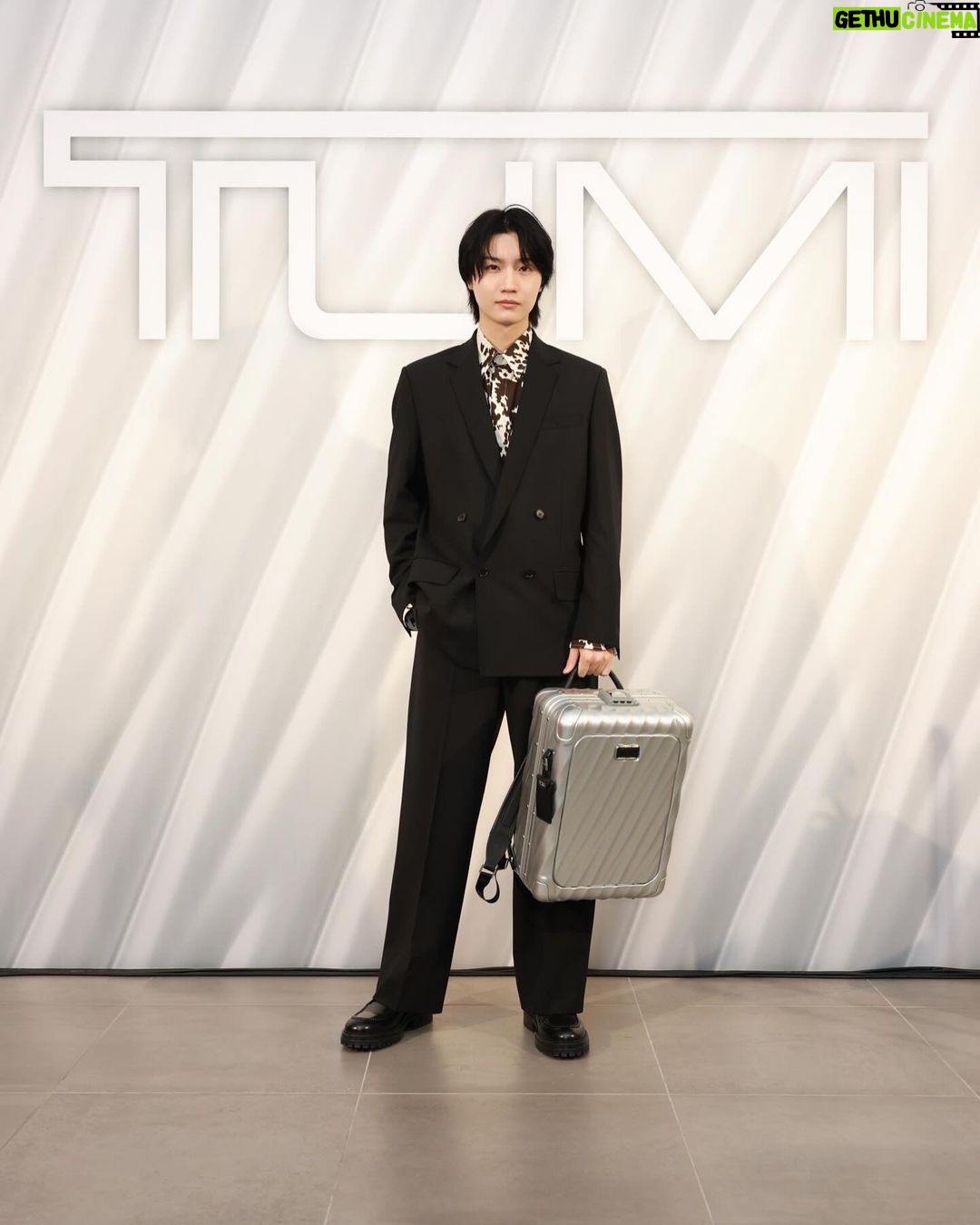Dori Sakurada Instagram - TUMI トゥミ表参道が12月21日にリニューアルオープンしました! オープンイベントが開催されたので参加させていただきました✨ 会場ではTUMIのアイコニックなラゲージコレクション 『19degreeコレクション』が並んでいて、ショップの内装も19degreeコレクションの特徴的なデザインをモチーフにされていて、とても印象に残りました! このトゥミ表参道は、アジア太平洋地域で初の旗艦店としてリニューアルされたようで、イベントには海外の方も多く来場されていて、TUMIにぴったりの雰囲気でとても華やかな空間でした💎 旅の相棒はやっぱりお気に入りのアイテムに出会うことでより楽しむことができるので、年末年始やこの先どこかに行かれる方は是非TUMIのコレクションもチェックしてみてくださいね! @tumitravel #PR #TUMI #トゥミ #トゥミ表参道