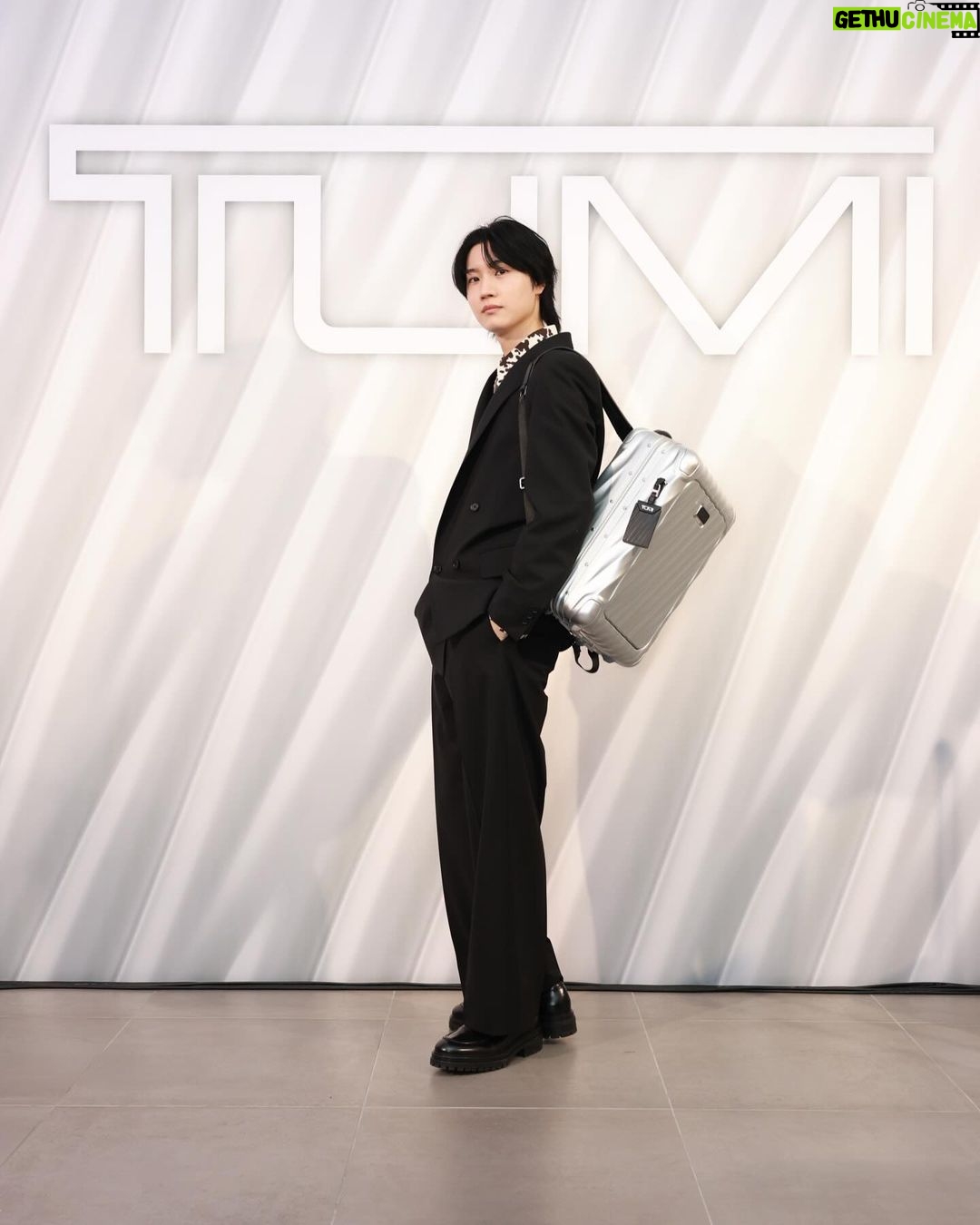 Dori Sakurada Instagram - TUMI トゥミ表参道が12月21日にリニューアルオープンしました! オープンイベントが開催されたので参加させていただきました✨ 会場ではTUMIのアイコニックなラゲージコレクション 『19degreeコレクション』が並んでいて、ショップの内装も19degreeコレクションの特徴的なデザインをモチーフにされていて、とても印象に残りました! このトゥミ表参道は、アジア太平洋地域で初の旗艦店としてリニューアルされたようで、イベントには海外の方も多く来場されていて、TUMIにぴったりの雰囲気でとても華やかな空間でした💎 旅の相棒はやっぱりお気に入りのアイテムに出会うことでより楽しむことができるので、年末年始やこの先どこかに行かれる方は是非TUMIのコレクションもチェックしてみてくださいね! @tumitravel #PR #TUMI #トゥミ #トゥミ表参道