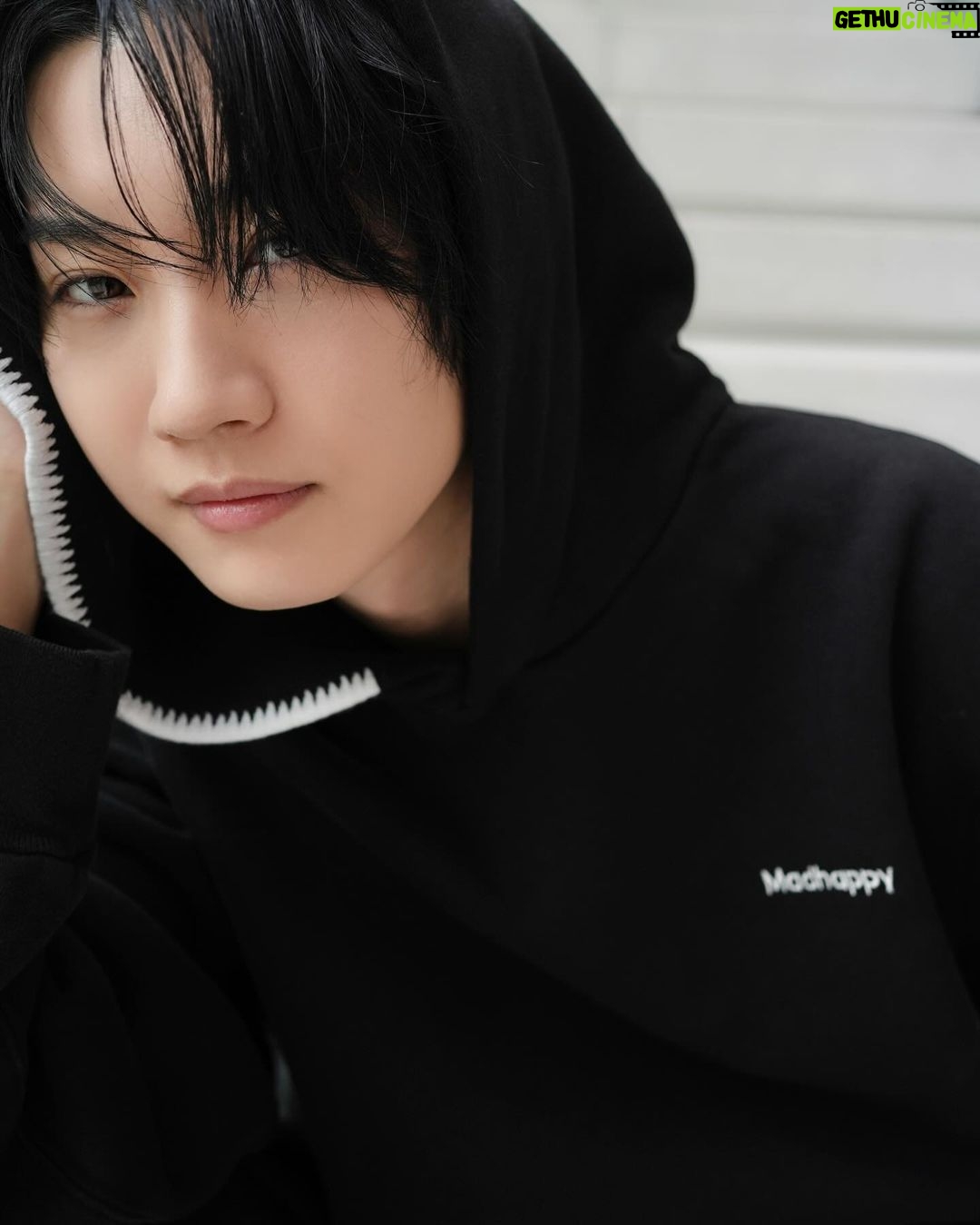 Dori Sakurada - 77.4K Likes - Madhappy
ロサンゼルス発、セレブ御用達ブランドの『マッドハッピー』が日本に上陸🌈
日本公式オンラインストアがオープンしました!
カラフルなロゴや着ているとハッピーな気持ちになるような着心地の良いウェアで、⽇常⽣活の中の⼩さな喜びや幸せを強調し、コミュニティのつながりを深めることを⽬指し、楽観的でポジティブな信念を表現しているそうです✨
フードのステッチが可愛くてお気に入りで、セットアップで普段着で愛用中です🫶
ハッピーが1番だね✌️✨
@madhappyjp @madhappy #madhappy #PR