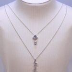 Dori Sakurada Instagram - SWAROVSKI スワロフスキーから、ダイヤモンドが生成される自然のプロセスを再現した革新的な製法で作られた『ラボラトリー・グロウン・ダイヤモンド』を使用したコレクション『Created Diamonds』が誕生しました！ この『ラボラトリー・グロウン・ダイヤモンド』は科学的、物理的、光学的属性のすべてにおいて、採掘されたダイヤモンドとまったく変わらないダイヤモンドとなっていて、さらに生成、カット、研磨の全プロセスとジュエリーの製造工程のすべてにおいて100%再生エネルギーが使用されている、環境にも配慮されている特別なダイヤモンドになっています💎 選択肢を広げながら、クオリティも重視できる、現代において本当に素晴らしいコレクションが誕生したと思いました！ 実際にコレクションを拝見した際も、革新的な製法への感動もしながらも、ただ純粋にコレクションの持つエネルギーや魅力、その輝きに心を奪われてしまいました✨ 僕は素敵なダイヤモンドのリングをあえてピンキーリングにする合わせ方がお気に入りでした☺️ スワロフスキー銀座店も本当に美しく洗練された空間で、いるだけで気持ちが輝き晴れやかになるので、新たなコレクションと共に是非見に行ってみて下さい！✨ @swarovski #Swarovski #SwarovskiCreatedDiamonds #スワロフスキージュエリー #PR