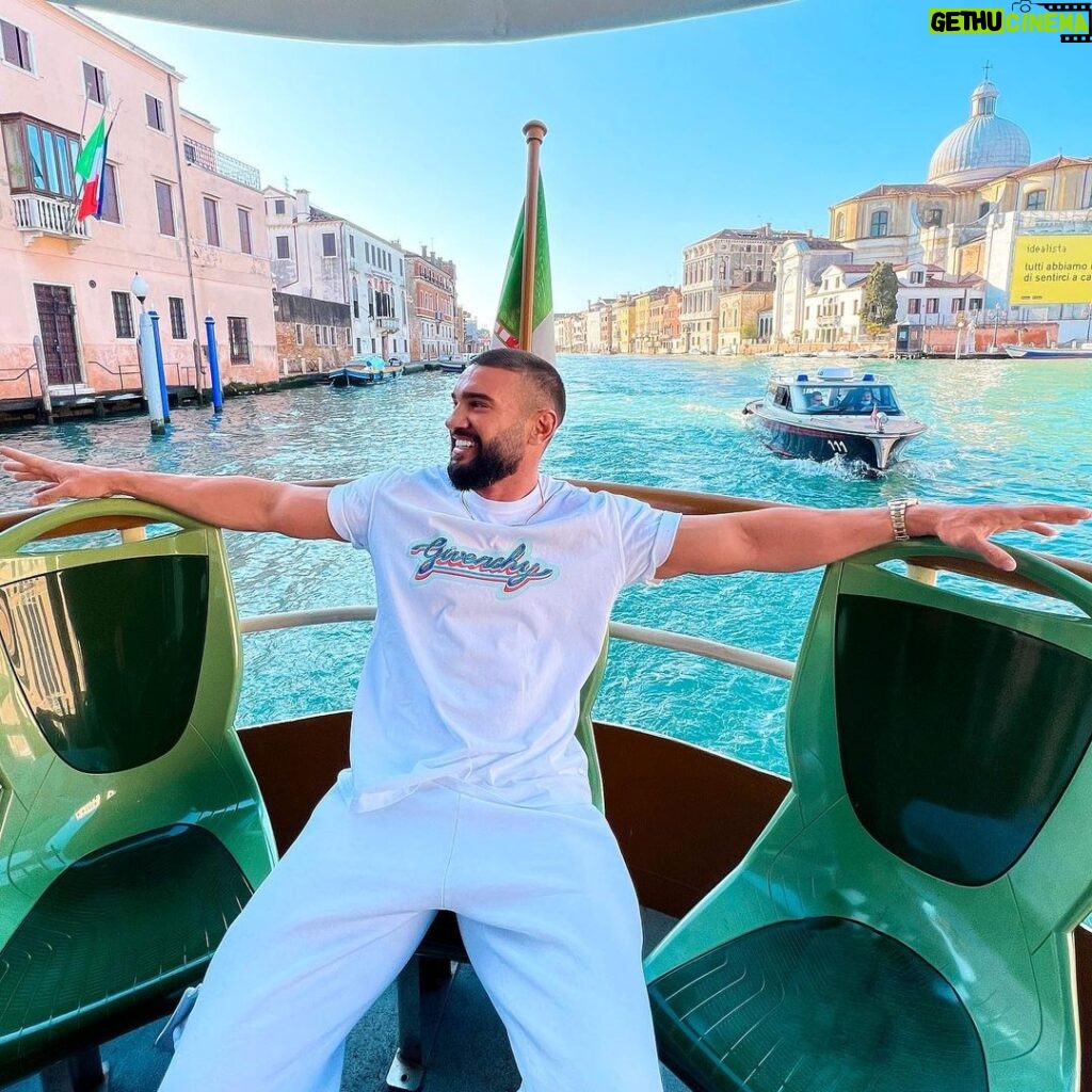 Dorian Popa Instagram - the VIEWS 😱 Venice, the Floating City"