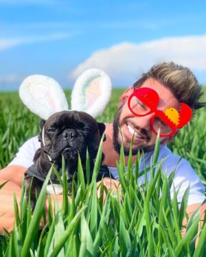 Dorian Popa Instagram - Paste Fericit 💚🐰