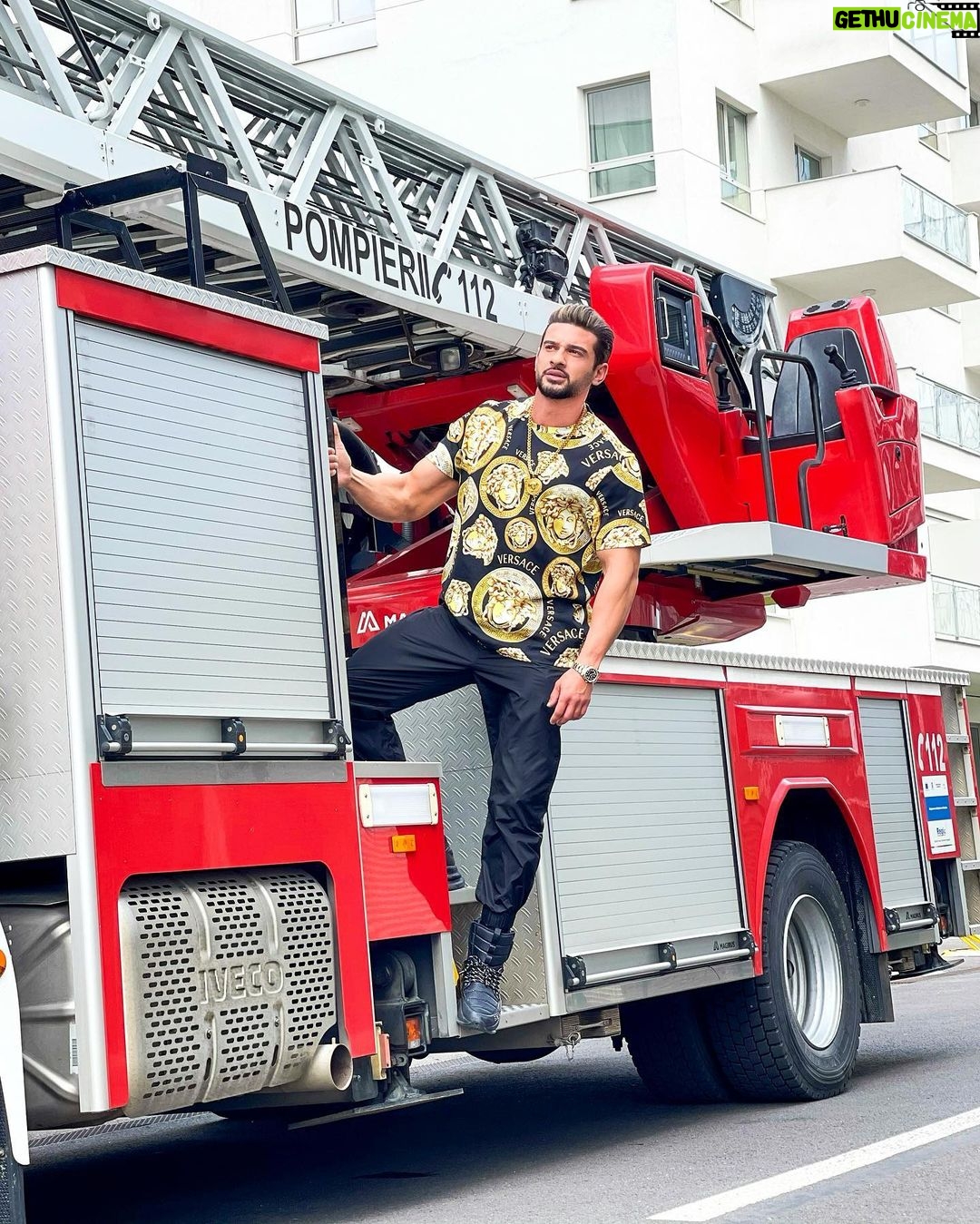Dorian Popa Instagram - 🧑🚒🔥 Bucharest, Romania
