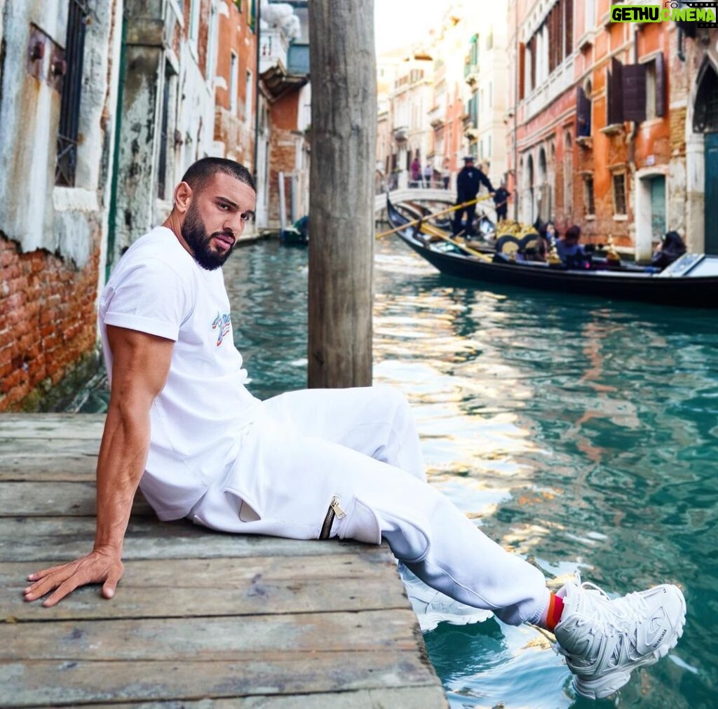 Dorian Popa Instagram - the VIEWS 😱 Venice, the Floating City"