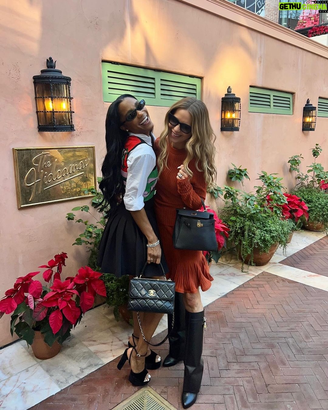 Dorit Kemsley Instagram - a very beverly hills xmas ✨🎄