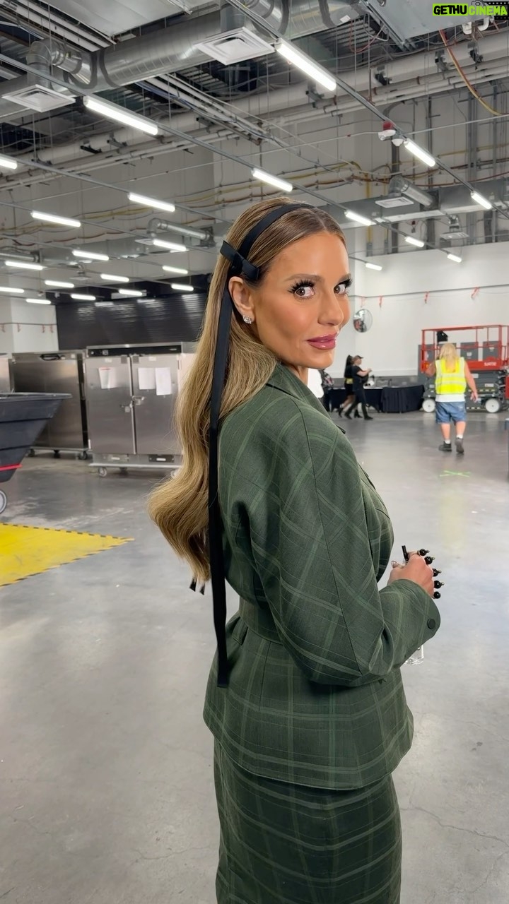 Dorit Kemsley Instagram - That’s a wrap on BravoCon Day 1! Loved meeting all of you 💋 Excited for Day 2 🤍