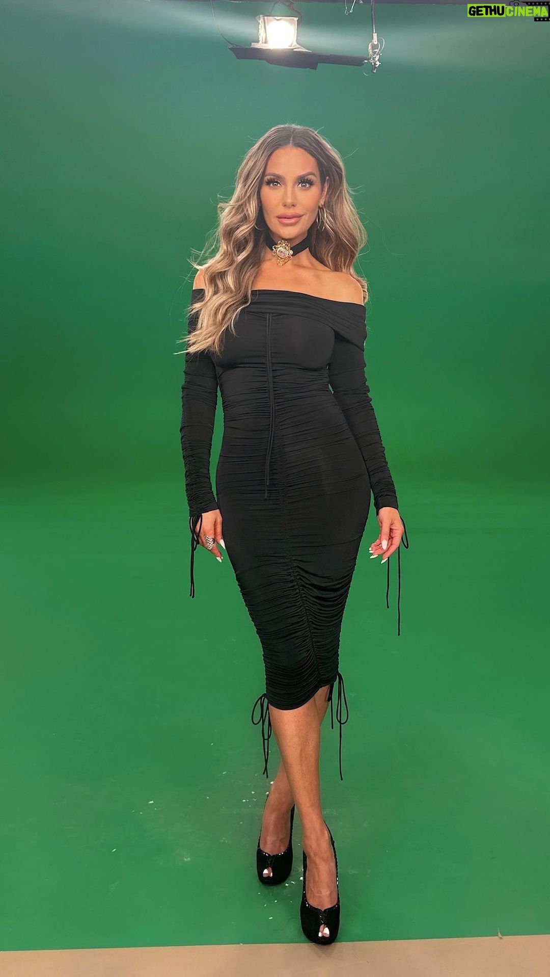 Dorit Kemsley Instagram - fashion is my language and I speak it fluently 🖤✨ #rhobh