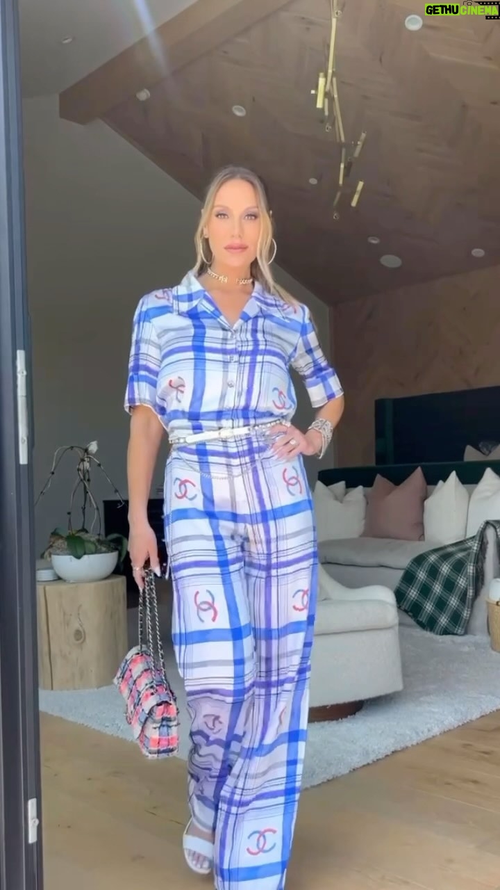 Dorit Kemsley Instagram - OOTD 💙 #RHOBH