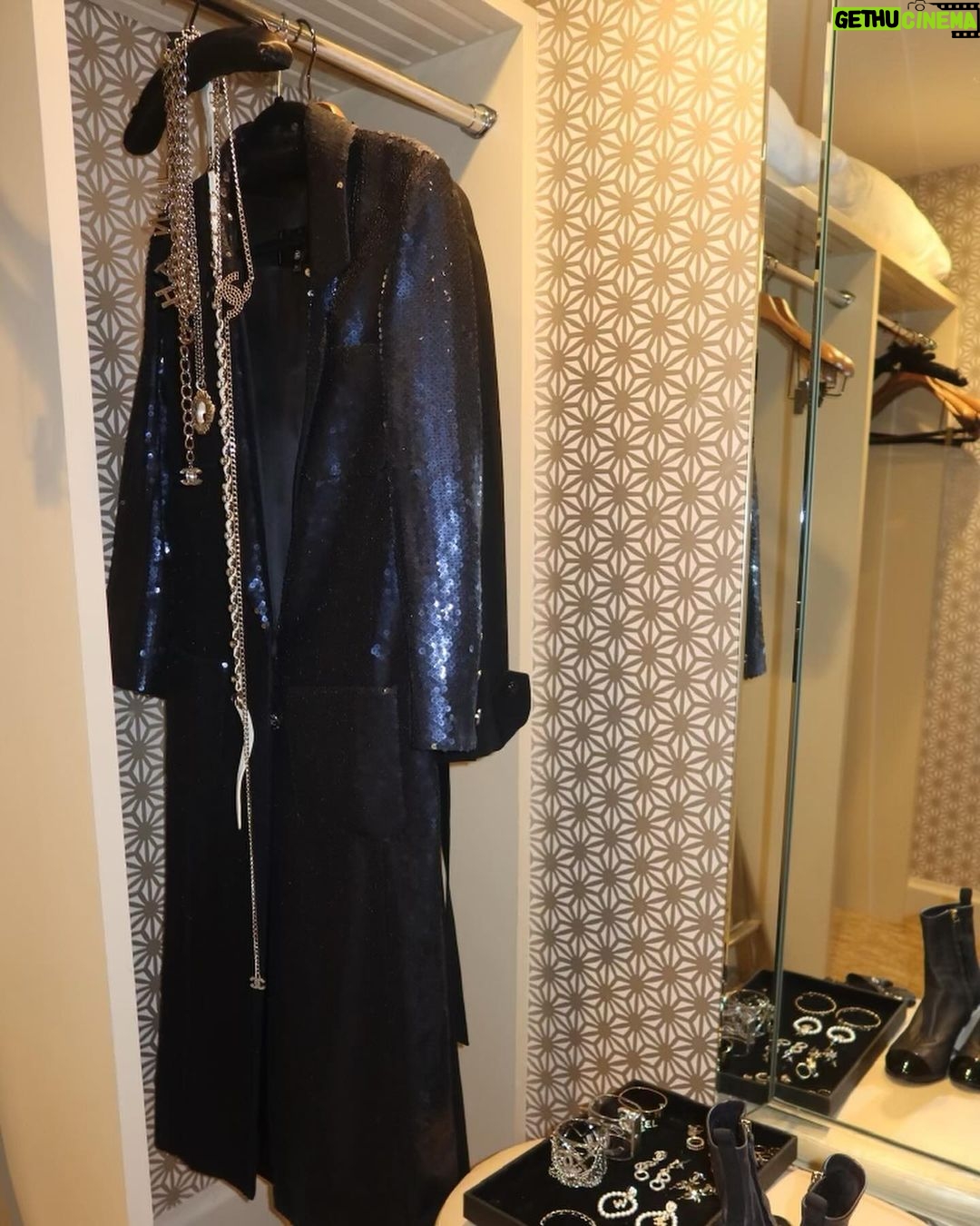 Dorit Kemsley Instagram - turning my @chanel trench into a dress 💙 #bravocon2023 #bravocon #rhobh