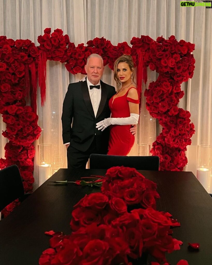 Dorit Kemsley Instagram - If you missed this weeks episode of #rhobh you made a big mistake, big, huge! thank you @paul_kemsley_pk for such a incredible and memorable anniversary. Thank you @nickgentileevents for the gorgeous design and @dolcefiore__ for displaying 5000 roses across the presidential suite @beverlywilshire 🌹 and to @berlinofficialband for the most amazing performance. I truly will never forget this moment for the rest of my life! 🥂🌹🕯️