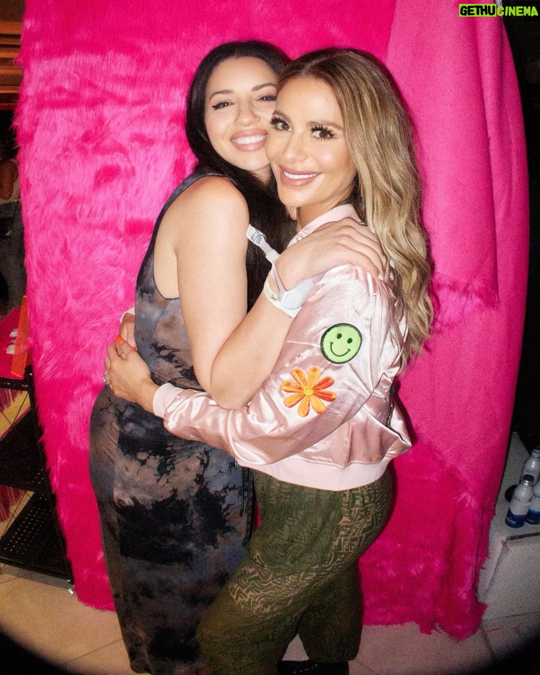 Dorit Kemsley Instagram - girls night at the eras tour was so fun!! πβ¨π«ΆπΌ