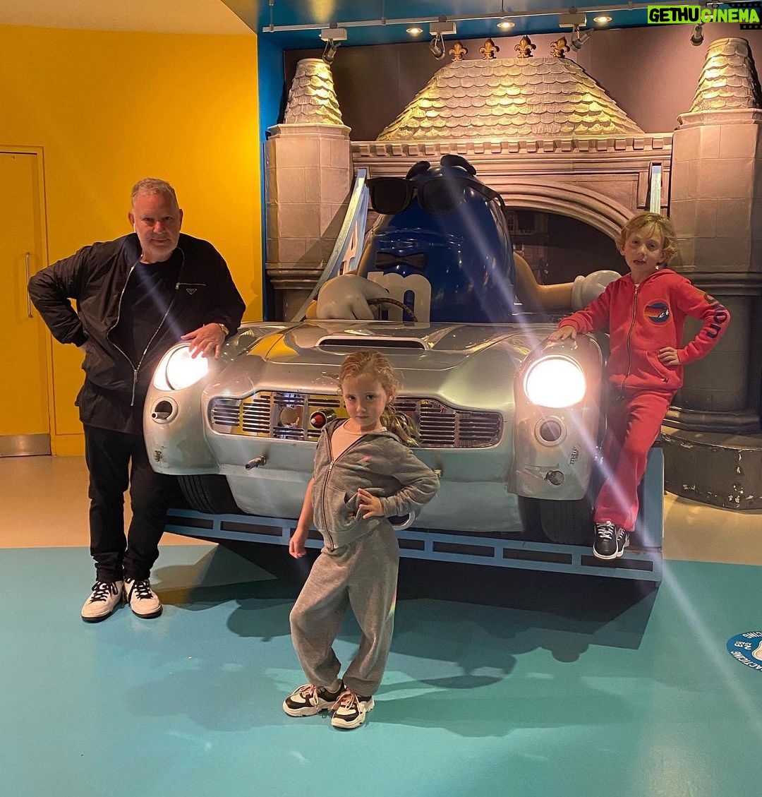 Dorit Kemsley Instagram - Happy Fathers Day to the amazing fathers in our lives, and in the world. 💘