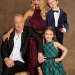 Dorit Kemsley Instagram - Happy, Merry, Everything, with love from The Kemsley’s 🫶🏼♥️🎄🕎😚👨‍👩‍👧‍👦