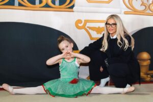 Dorit Kemsley Instagram - My baby girl’s first ballet recital The Nutcracker. 😍🎄🥹🩰 
I couldn’t be more proud of how determined and passionate Phoenix has been since starting ballet just over 5 weeks ago! 
She was the last student to join the academy and since then I’ve watched her dedication and excitement transform into pure joy and focus on being the best she could be.
I for sure felt like I was more nervous than she was, as I sat in the audience, watching my precious little girl perform for hundreds of people. Tears of joy rolling down my cheeks, as any proud parent would understand. I not only felt an immense sense of pride but equally so, have felt inspired in the best way possible. 
I’m so grateful we get to share these occasions with my sister and her family. It makes these moments feel even more special.
Bravo principessa we are all so proud of you! 💖🩰✨