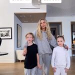 Dorit Kemsley Instagram - this or that with my munchkins 💘