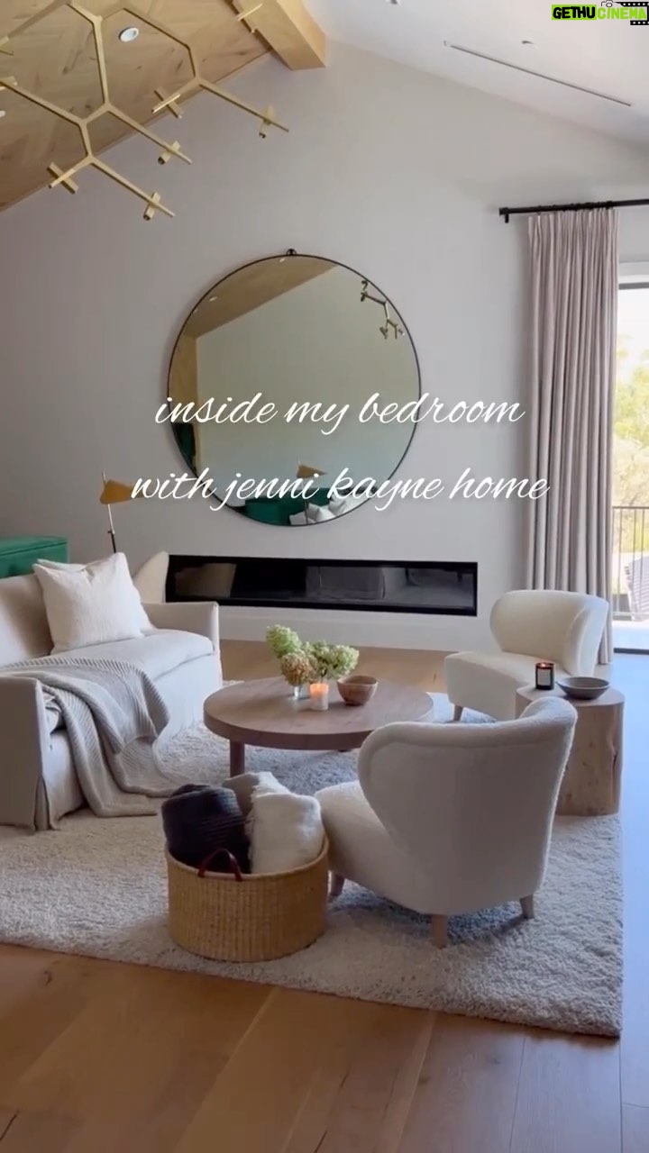 Dorit Kemsley Instagram - There’s no place like home 🤍 My new favorite space, made perfect by @jennikaynehome.