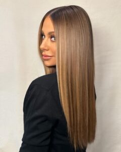 Dorit Kemsley Instagram - love my new color 💇🏽‍♀️ thank you @colorbyserge @justinemarjan @greatlengthsusa makeup @karinamorxoxo