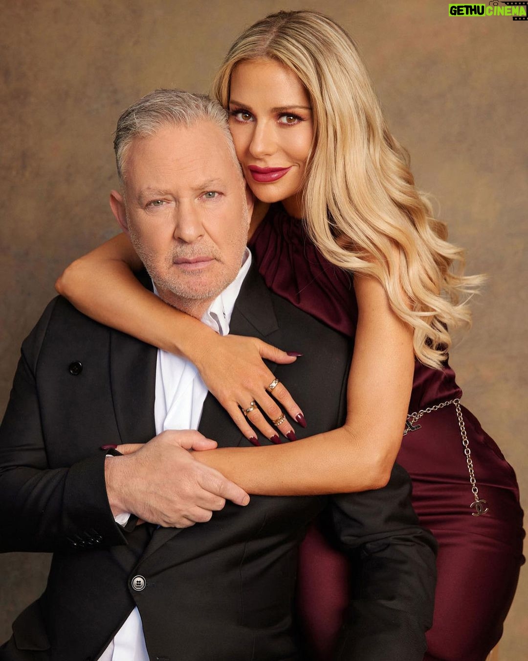 Dorit Kemsley Instagram - Mom and Dad wishing you all a very happy healthy new year 🎆😚✨