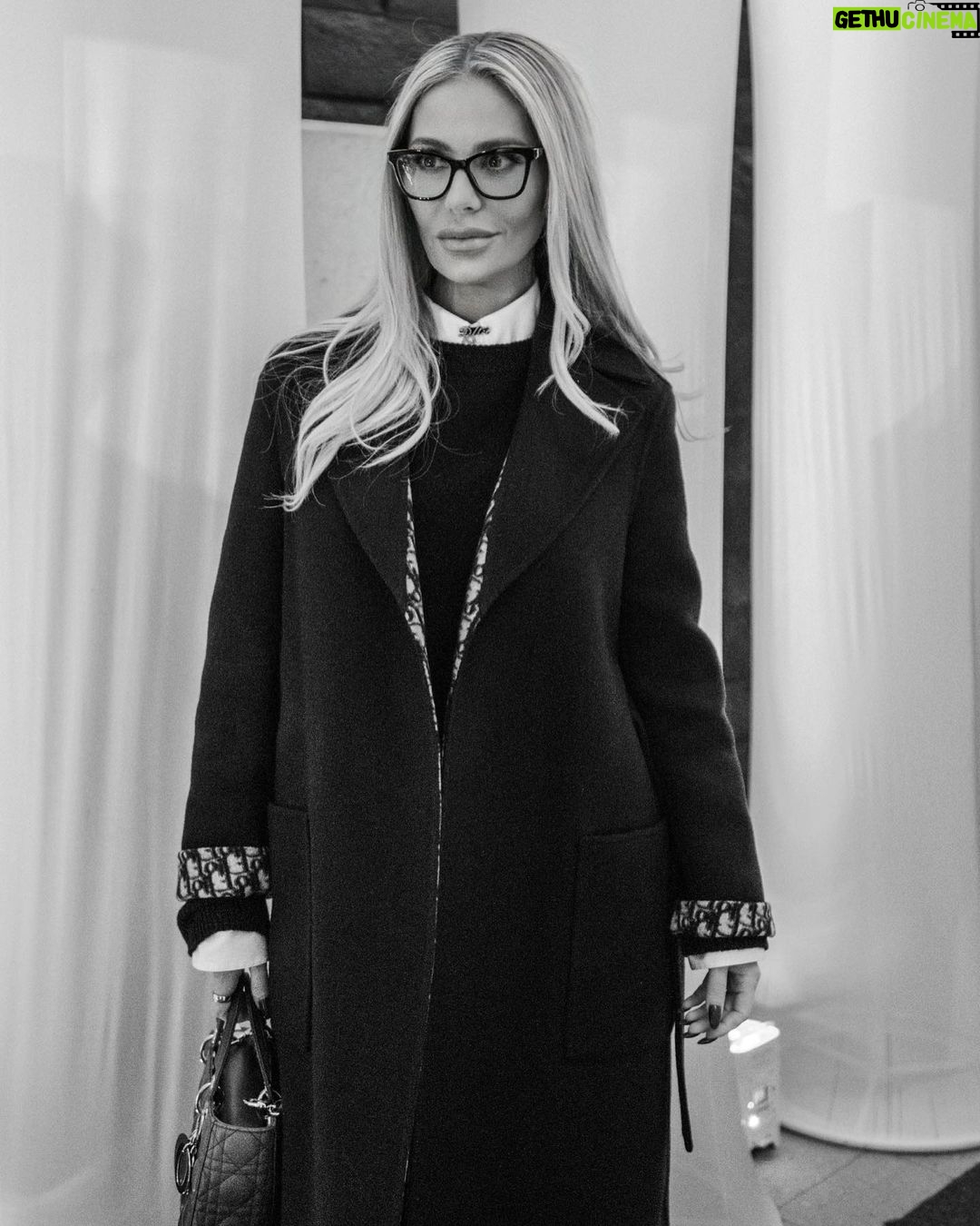 Dorit Kemsley Instagram - saturday night vibes ✨🩰