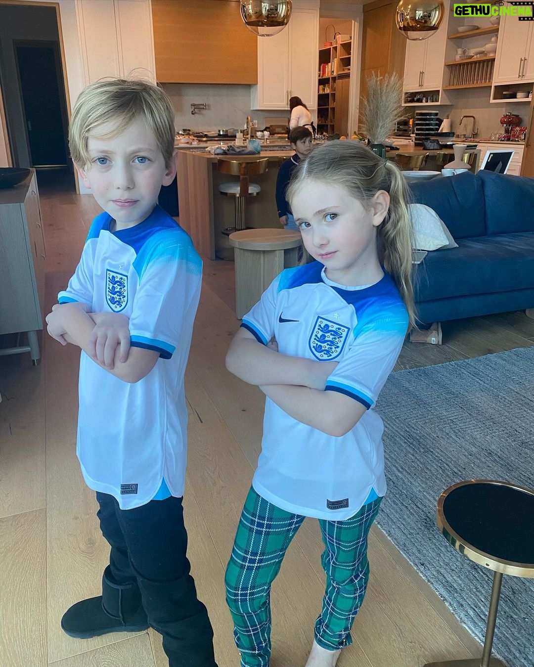 Dorit Kemsley Instagram - Been busy being present in the moment which I’ve learned is sometimes just good for the soul 🤎 Feeling so grateful after spending a beautiful week with my beautiful family. I hope everyone had a wonderful and safe Thanksgiving! 🦃🍁🍂