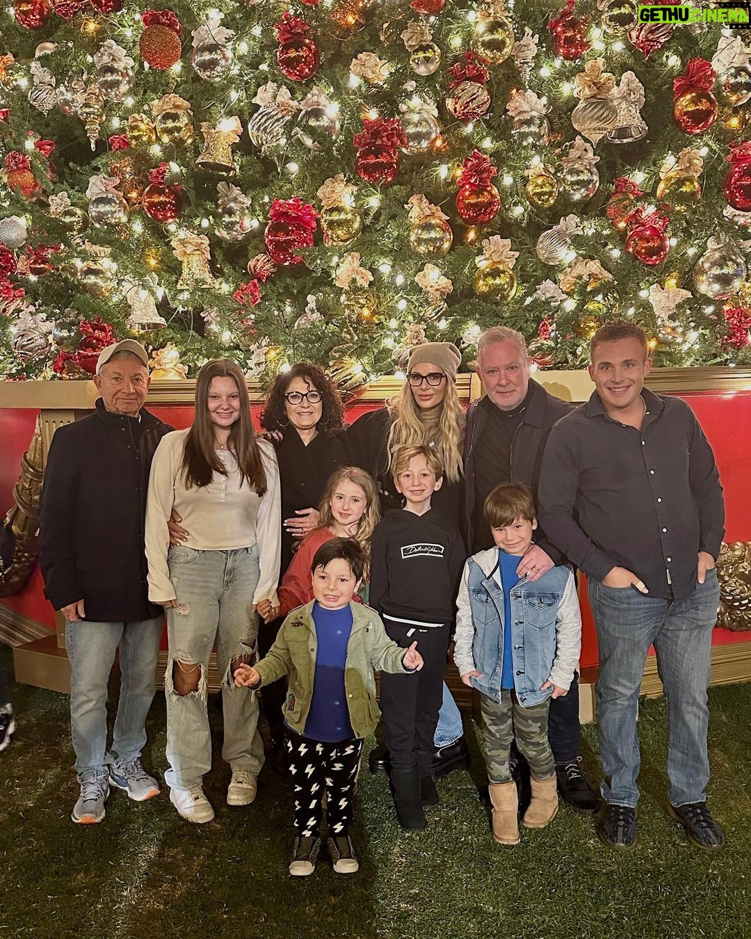 Dorit Kemsley Instagram - Been busy being present in the moment which I’ve learned is sometimes just good for the soul 🤎 Feeling so grateful after spending a beautiful week with my beautiful family. I hope everyone had a wonderful and safe Thanksgiving! 🦃🍁🍂