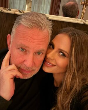 Dorit Kemsley Instagram - happy anniversary baby 
i love you ♥️