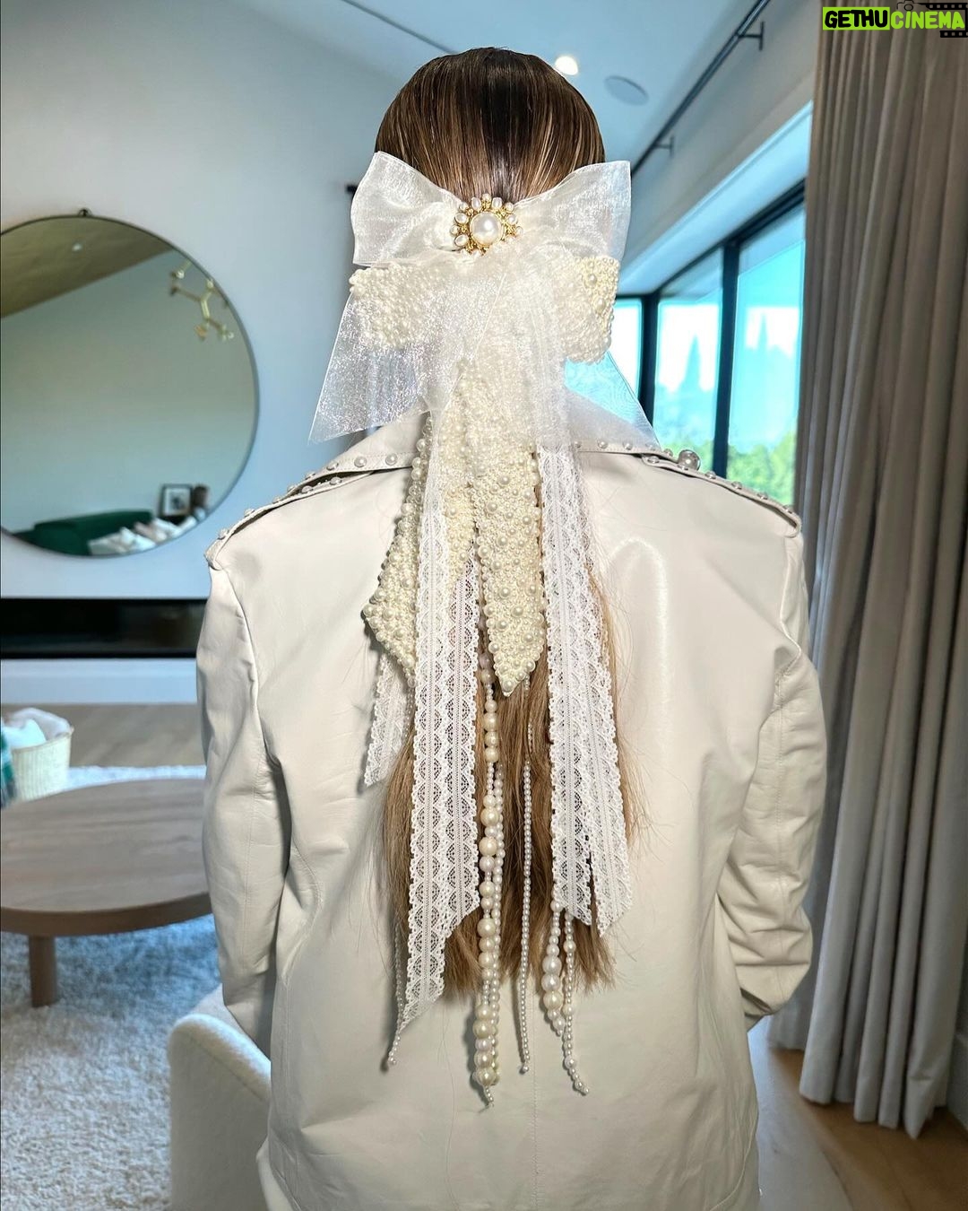 Dorit Kemsley Instagram - Don’t miss the season finale of #rhobh tonight! @bravo Kyle returned to her roots and brought back her iconic ‘white party’ theme but this time she chose a venue that will be very difficult to top! Wow! It was one for the books! 🤍💎