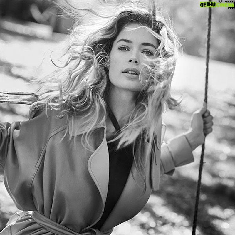 Doutzen Kroes Instagram - RIP Peter Lindbergh 💔 I can’t describe in words how I feel.. The man who started the era of The Supermodel and who I’ve worked with a lot. It is an honour to have known you