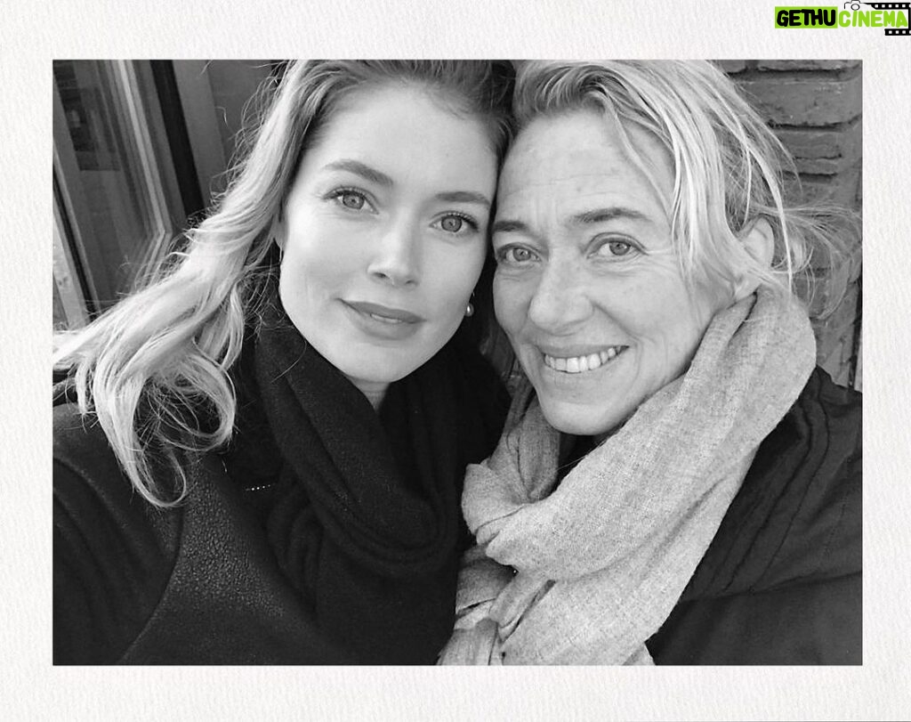 Doutzen Kroes Instagram - I have so much respect for my mem, a true earth angel. She inspires me to be the mom I am today and I continue to get so much advise from her in every aspect of my life. She is my all time favourite influencer😜 Ik hâld san soad fan mem!! Dikke tút! And a shout out to all the mommy’s out there on this #mothersday !