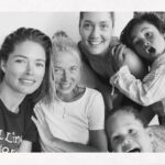 Doutzen Kroes Instagram - I have so much respect for my mem, a true earth angel. She inspires me to be the mom I am today and I continue to get so much advise from her in every aspect of my life. She is my all time favourite influencer😜 Ik hâld san soad fan mem!! Dikke tút! And a shout out to all the mommy’s out there on this #mothersday !