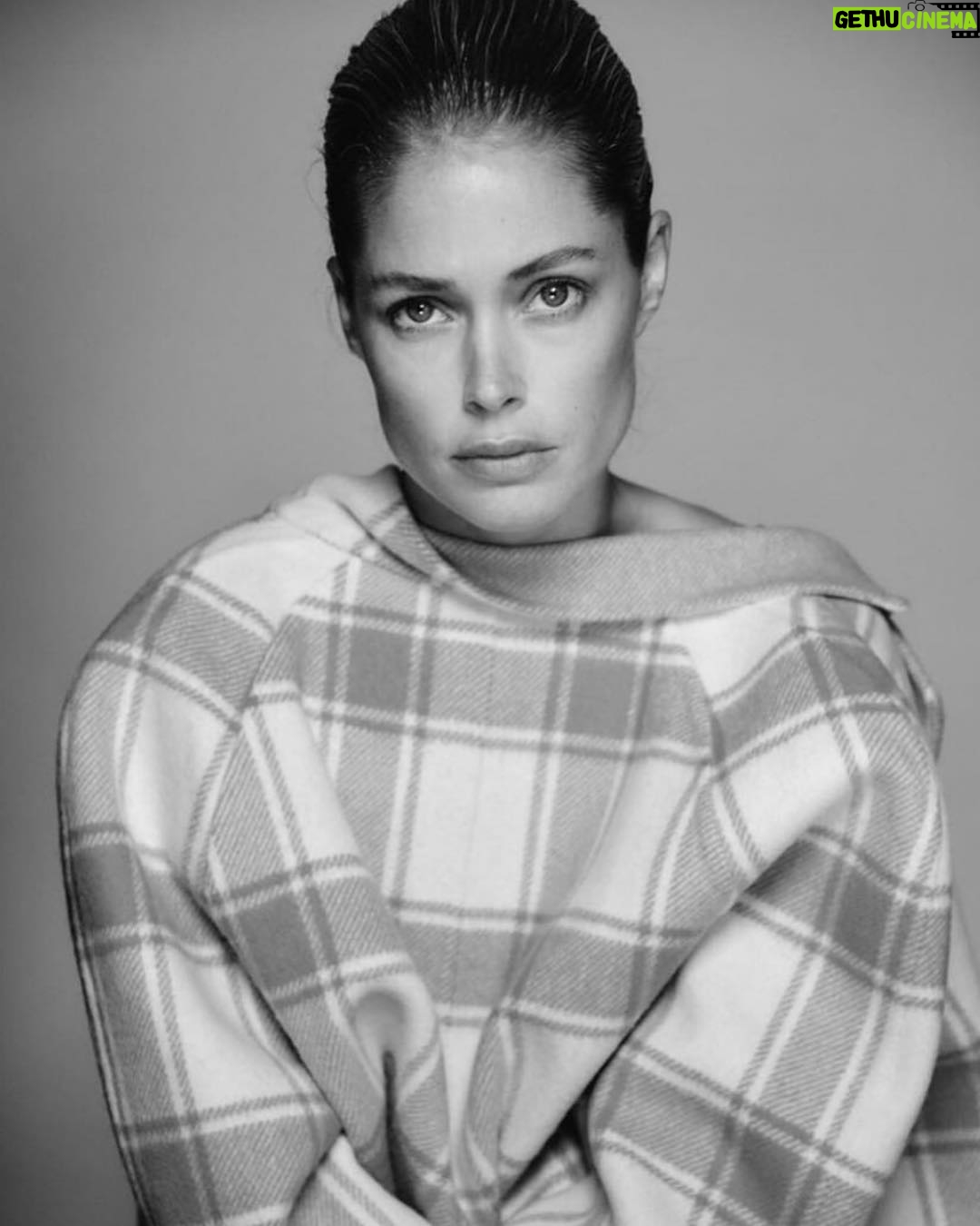Doutzen Kroes Instagram - I’m watching you #outtake