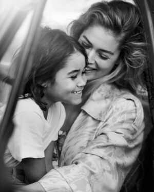 Doutzen Kroes Instagram - Because of you I look at the world a different way. You make me more aware of my priorities and how I look at the future! Because of you I’m trying to be the best I can be. I’m so grateful to be your mem leave Phyllon♥️