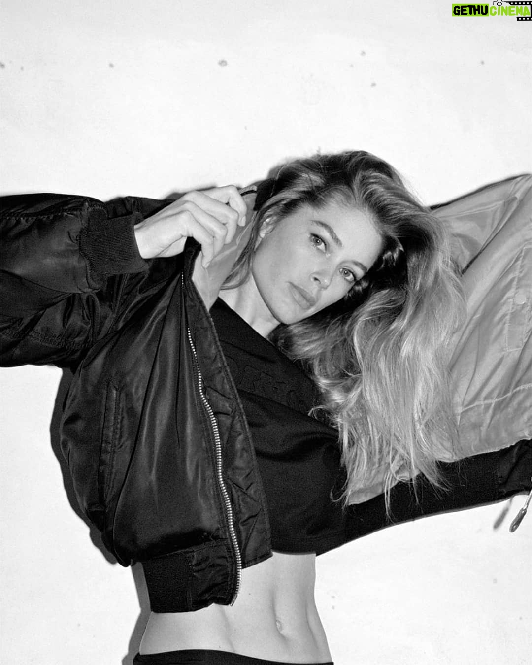 Doutzen Kroes Instagram - 🖤 #doutzenstories